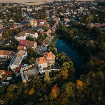 Ubytovani U Franku Apartment Malesov Luaran gambar