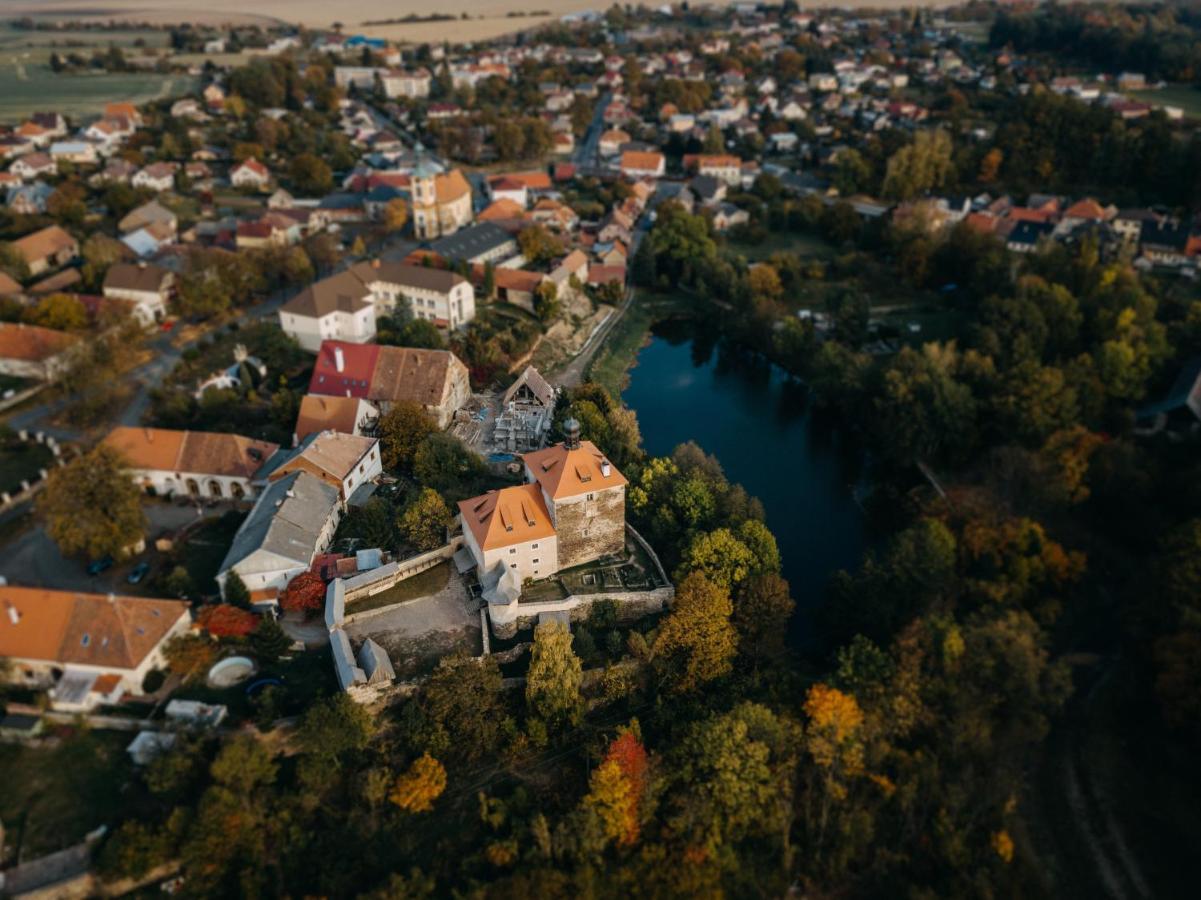 Ubytovani U Franku Apartment Malesov Luaran gambar